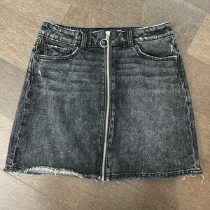 Paige Aideen Denim Skirt in Vintage Black Size 26